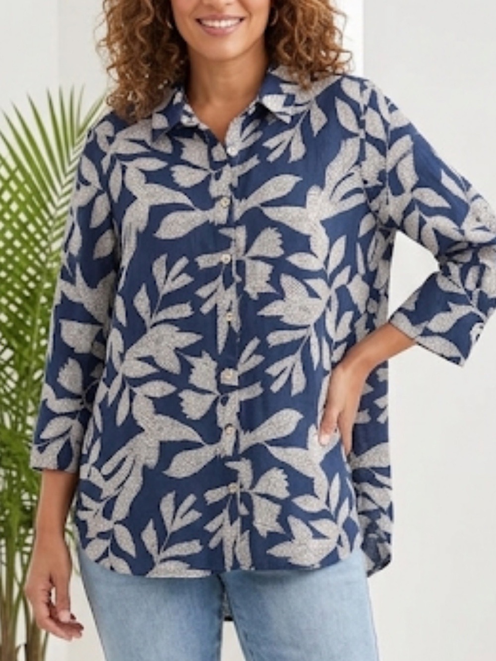 Chico’s Navy & White Leaf-Pattern Button-Down Shirt Size 12